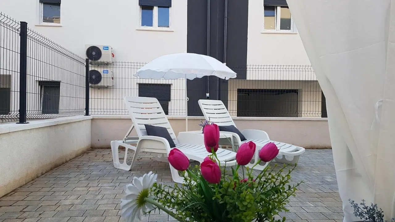 Apartments Brist Hills Pula
