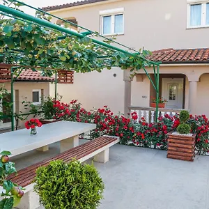 Apartment Suncica, Pula