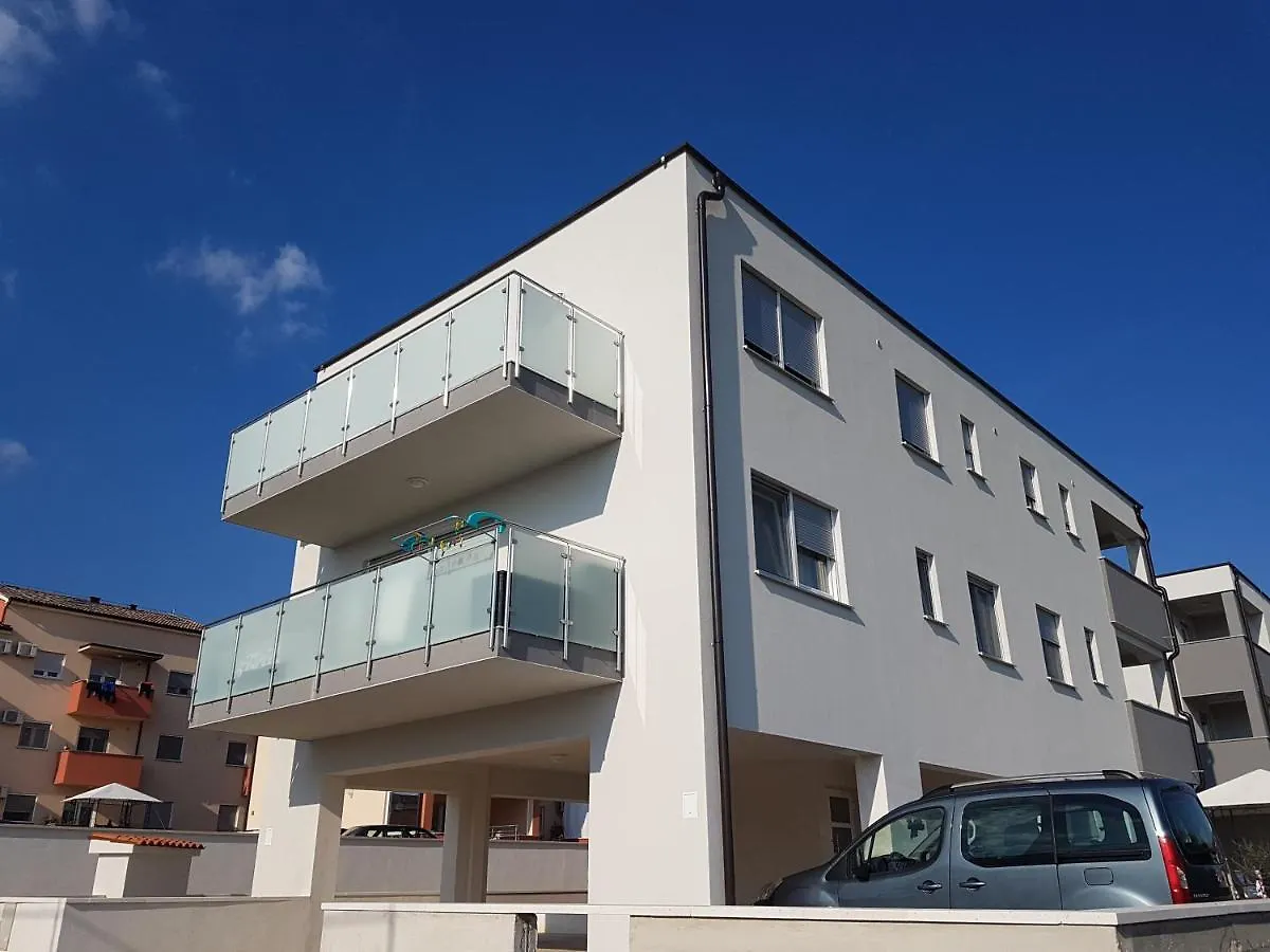 Apartments Brist Hills PUY 0*,  Croácia